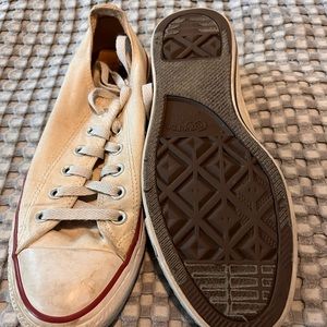 Converse size 9 women’s white